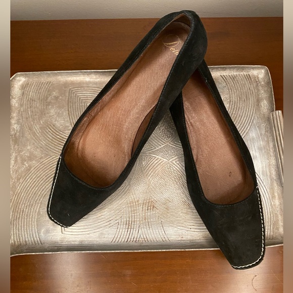 Delman square toe black suede flats with a contrast stitching - Picture 3 of 6